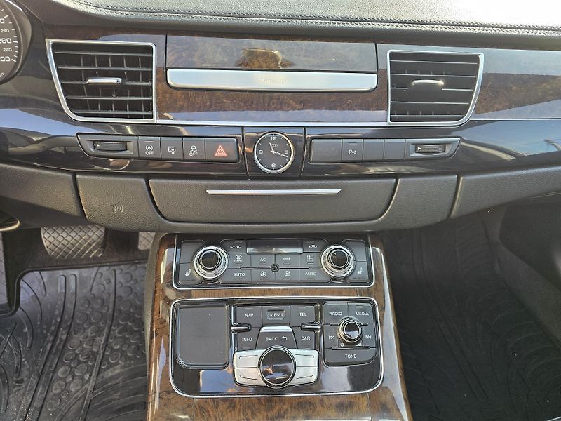Audi A8 (2011) 3.0TDI QUATTRO  - fotka 14 z 20