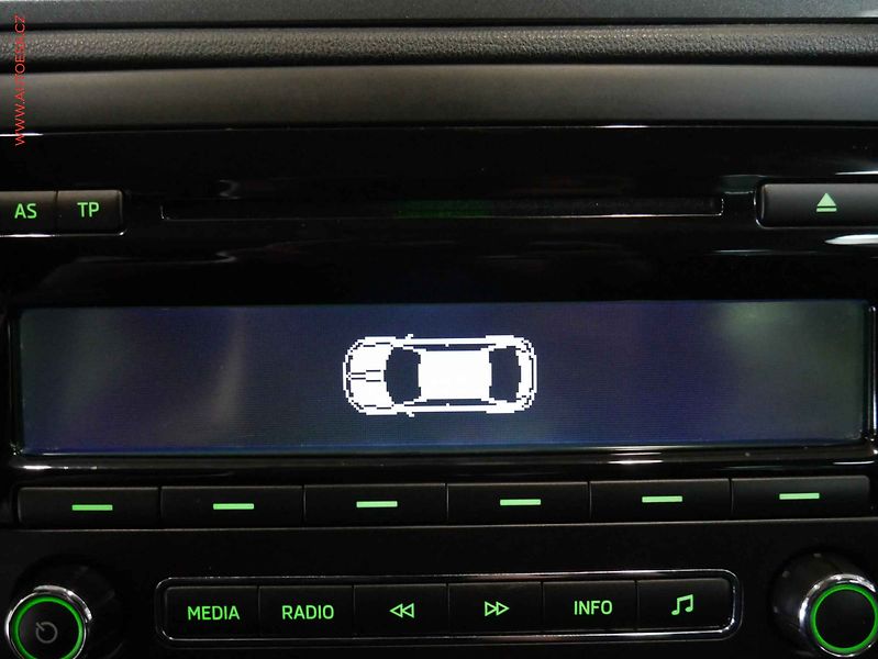 Škoda Rapid (2013) 1.6 TDI, 1.maj,ČR, Park. - fotka 13 z 14