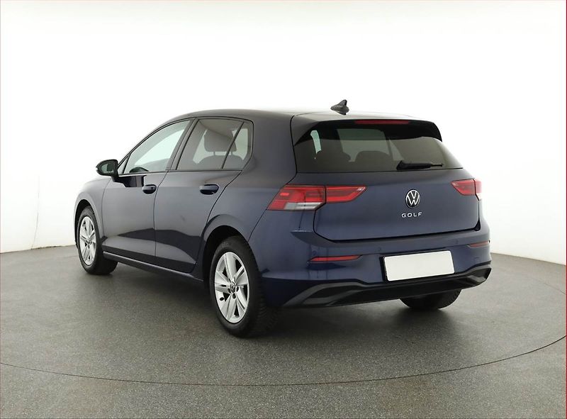 Volkswagen Golf (2023) Life 1.5 TSI, digi klima - fotka 4 z 17