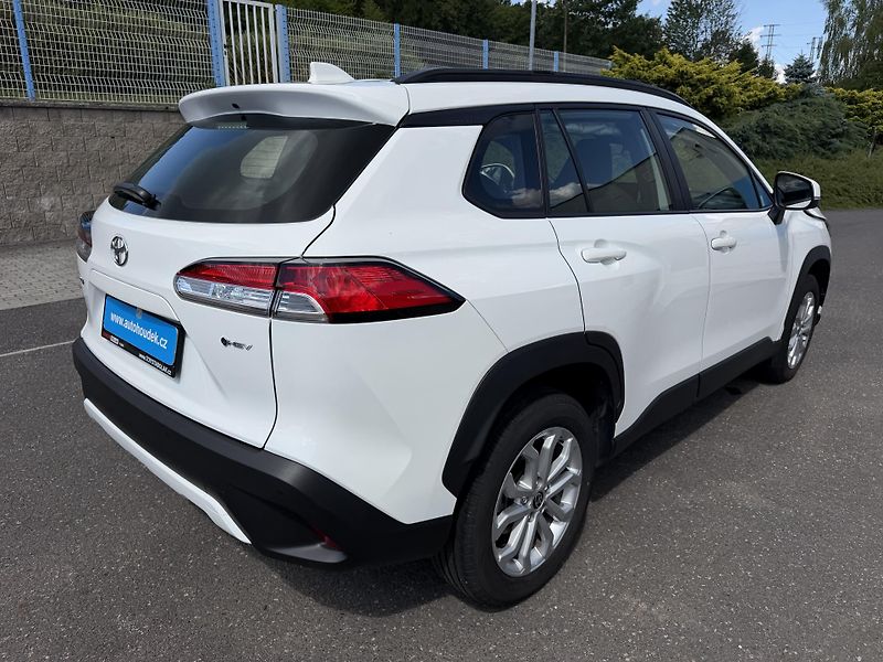 Toyota Corolla Cross 1,8i hybrid automat navigace - fotka 3 z 21