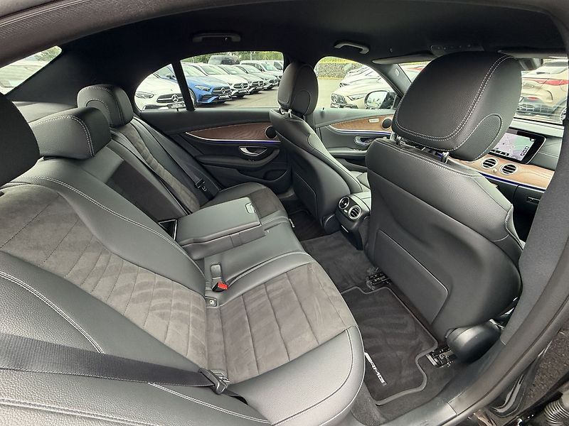 Mercedes-Benz Třídy E E 300de 4MATIC - fotka 11 z 39