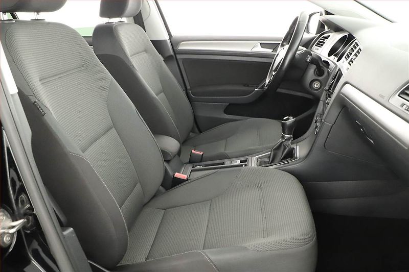 Volkswagen Golf (2015) 1.6 TDI, Tempomat - fotka 7 z 12