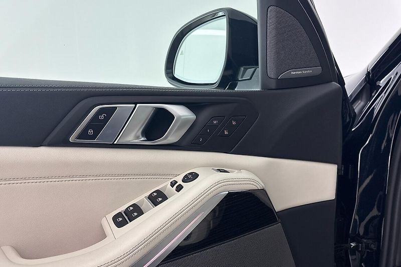 BMW X5 xDrive40d - fotka 11 z 20