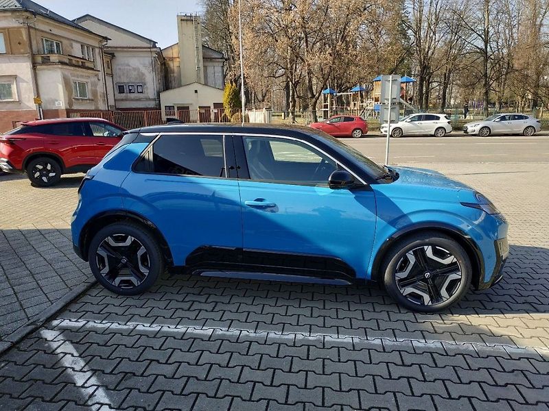 Nissan Micra EVOLVE 52kWh - fotka 4 z 29