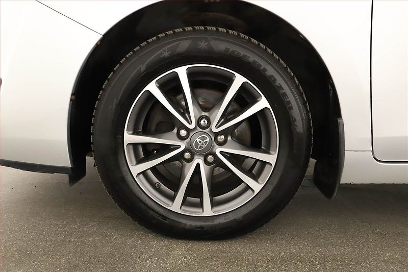 Toyota Verso (2014) 1.6 D-4D, Tempomat - fotka 12 z 14