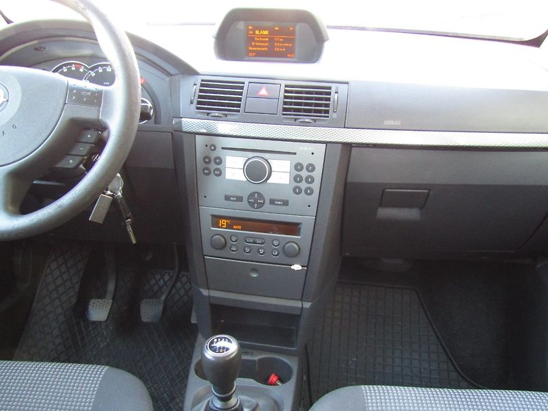 Opel Meriva (2009) 1.7 CDTi 74kW - fotka 17 z 35