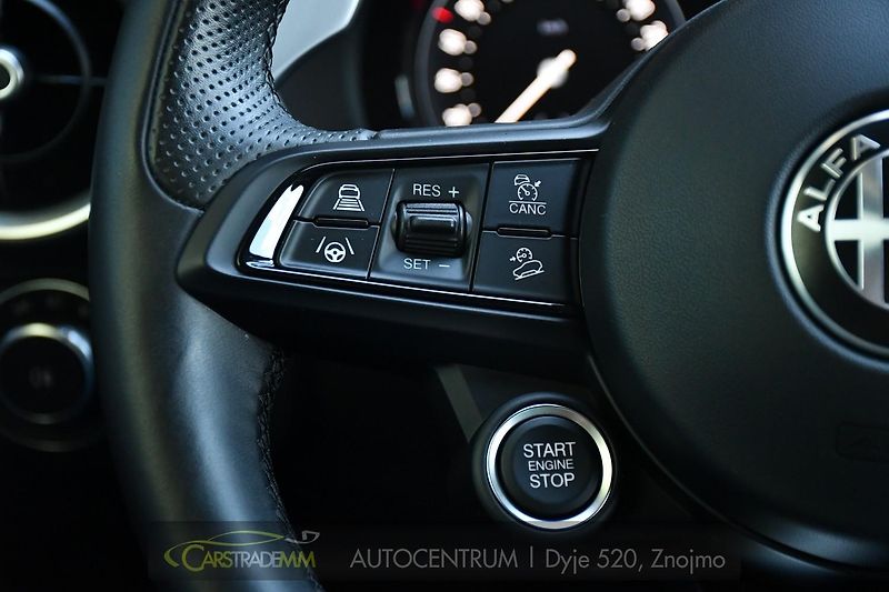 Alfa Romeo Stelvio 2.2D 16V 154kW Veloce AT8-Q4 - fotka 27 z 52