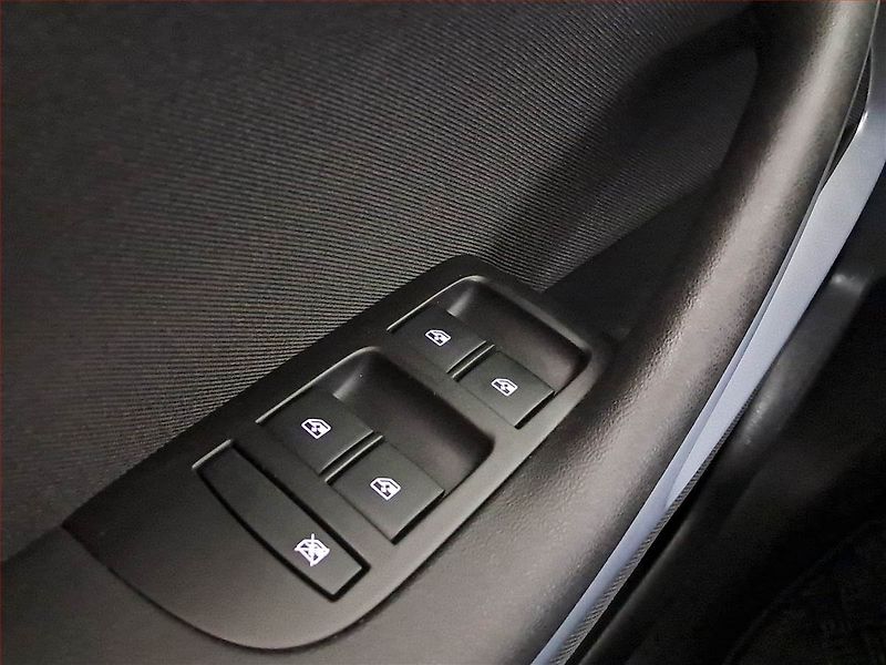 Opel Zafira (2019) 1.6 Turbo, 7 míst, ČR,1.maj - fotka 16 z 16