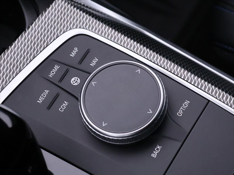 BMW Řada 3 3,0 M340d 250 kW xDrive CZ DPH - fotka 33 z 44