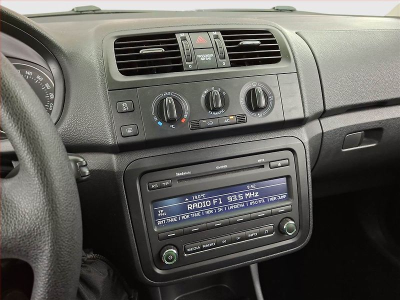 Škoda Fabia (2010) 1.2 TSI, Automat, Tažné - fotka 12 z 16