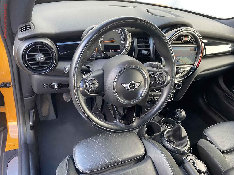 Mini Cooper (2014) 1.5T, LED, navi, kůže - fotka 12 z 19