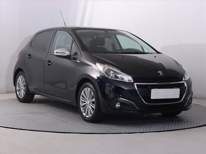 Peugeot 208 (2017) Allure 1.2 PureTech - fotka 1 z 18