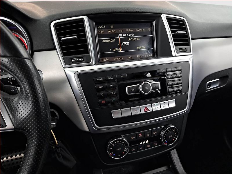 Mercedes-Benz Třídy M (2012) ML 350 BlueTEC, 4X4, Automat - fotka 12 z 21