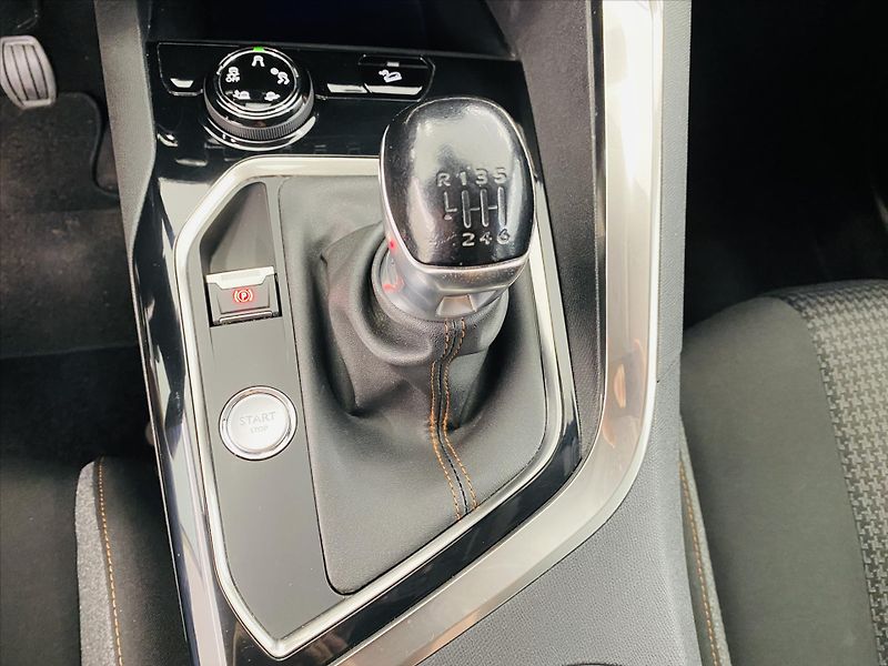Peugeot 3008 1,2 PureTech 96kW Active - fotka 23 z 28