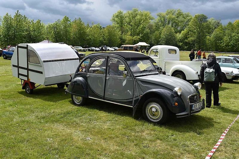 Ve Varnsdorfu se potkali majitelé několika desítek automobilových veteránů.