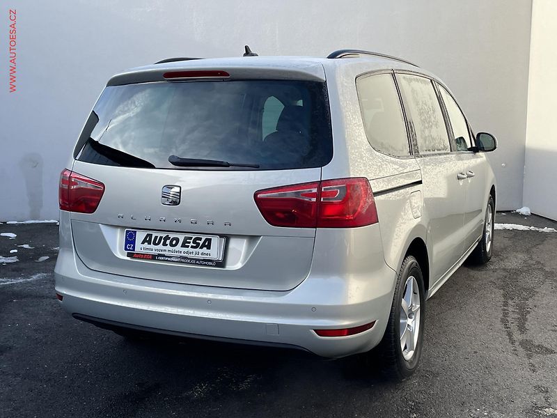 Seat Alhambra (2011) 2.0 TDi 4x4, Style, navi - fotka 4 z 19