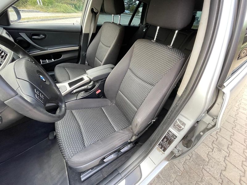 BMW Řada 3 (2012) 318 d - fotka 14 z 17