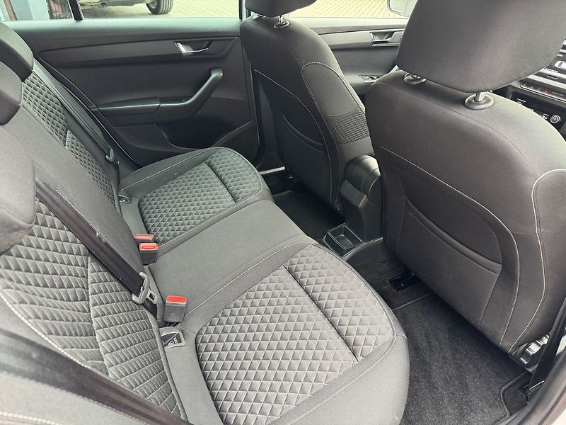 Škoda Fabia (2017) 1.2TSi Style Digi Klima - fotka 18 z 50