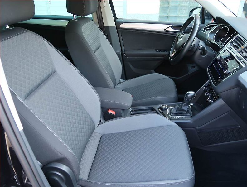 Volkswagen Tiguan (2020) Highline 2.0 TSI - fotka 9 z 17
