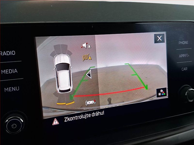 Škoda Kamiq (2023) Scoutline 1.5 TSI - fotka 15 z 22