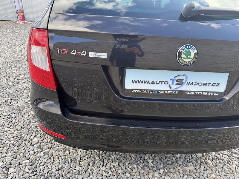 Škoda Superb 2.0TDi 170PS 6R 4x4 0% KOROZE! - fotka 40 z 157