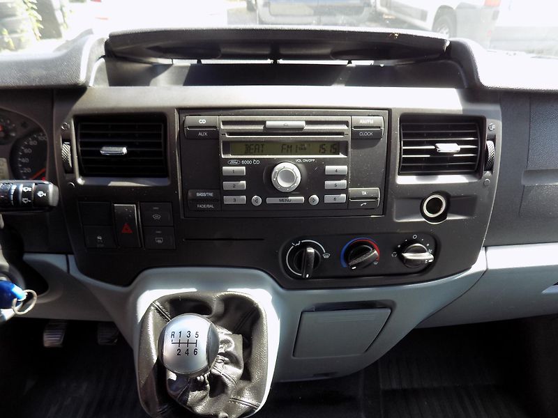 Ford Transit 2,2 TDCI 92 KW MWB 350 TREND - fotka 27 z 38