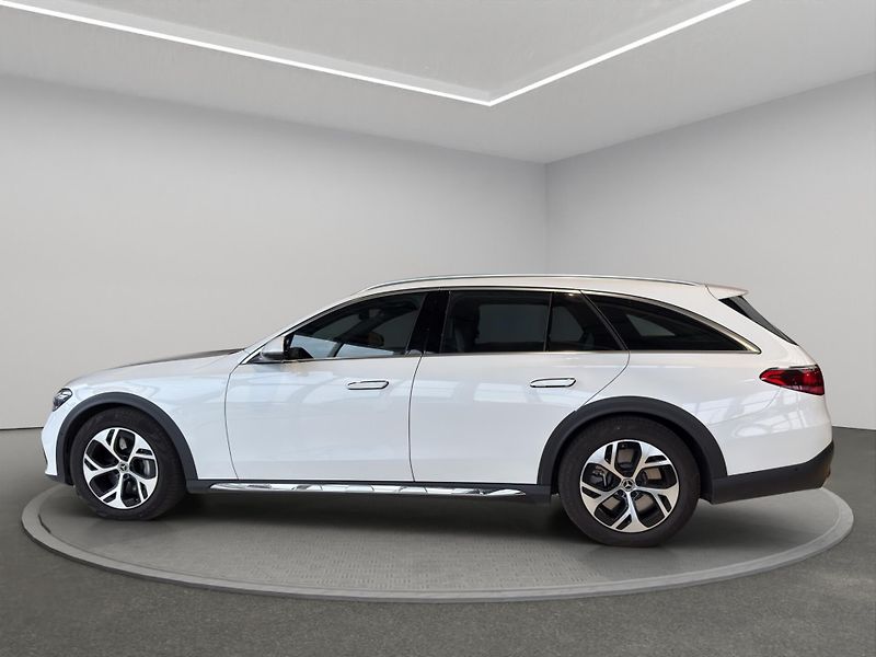 Mercedes-Benz Třídy E (2025) E 450 d 4MATIC All-Terrain - fotka 4 z 22