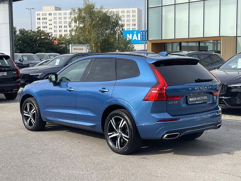 Volvo XC60 B4 AWD R-Design H&K, TZ - fotka 3 z 23