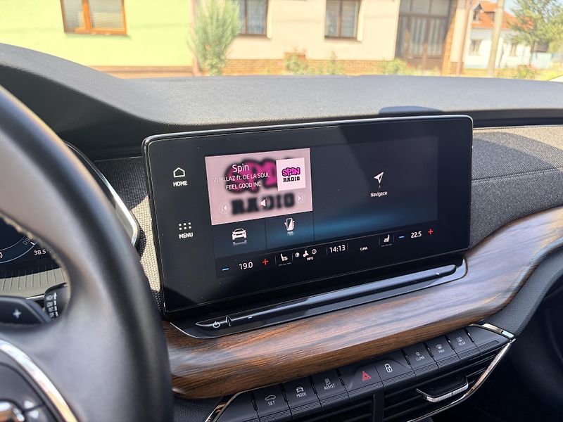 Škoda Octavia SCOUT 2.0 TDI DSG MATRIX - fotka 24 z 56