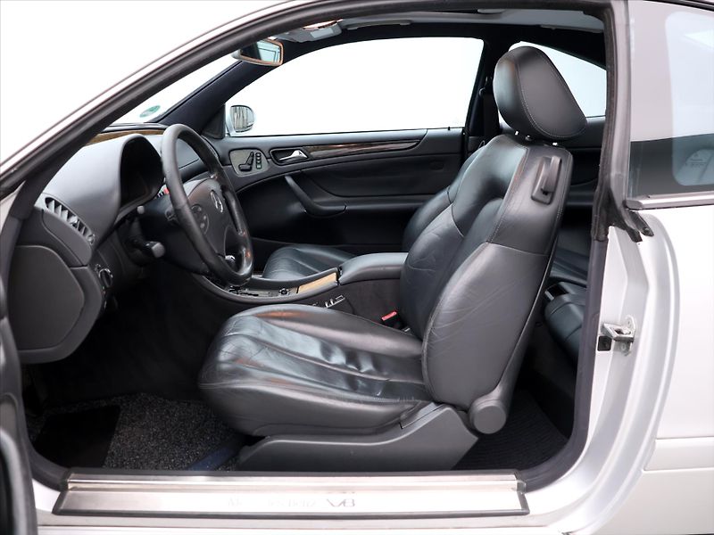 Mercedes-Benz CLK 5.4 i 255kW 55 AMG Aut. - fotka 10 z 38