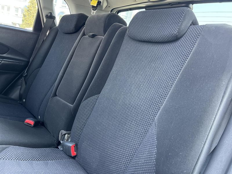 Hyundai Tucson 2.0CRDi 4x4 KLIMATIZACE ALU - fotka 19 z 35