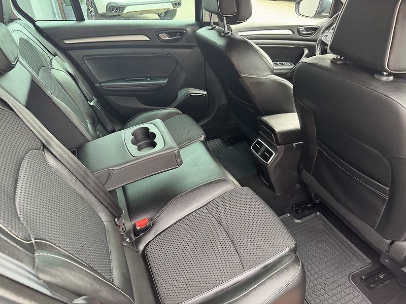 Renault Mégane (2016) 1.6dCi Bose Navi Polokůže - fotka 20 z 50