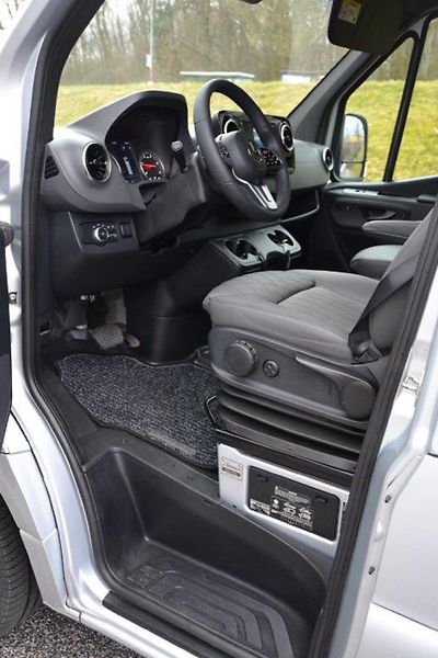 Mercedes-Benz  317 9G Camper - vestavba - fotka 7 z 58