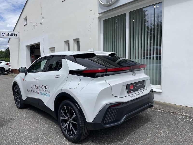 Toyota C-HR 2.0L PHEV, (2x4), Style - fotka 3 z 19