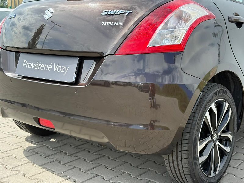 Suzuki Swift 1,2i 69kW - fotka 25 z 25
