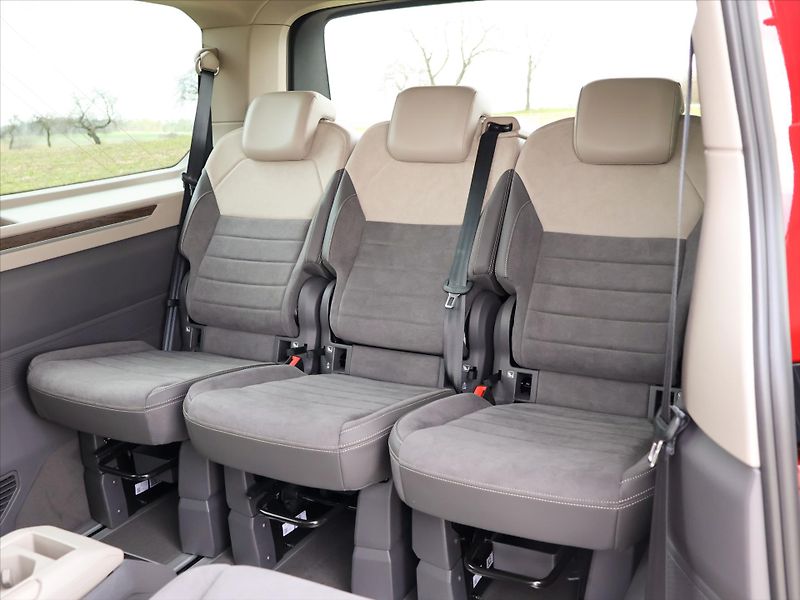 Volkswagen Multivan 2,0 TDI DSG Long Style 7-Míst - fotka 18 z 43