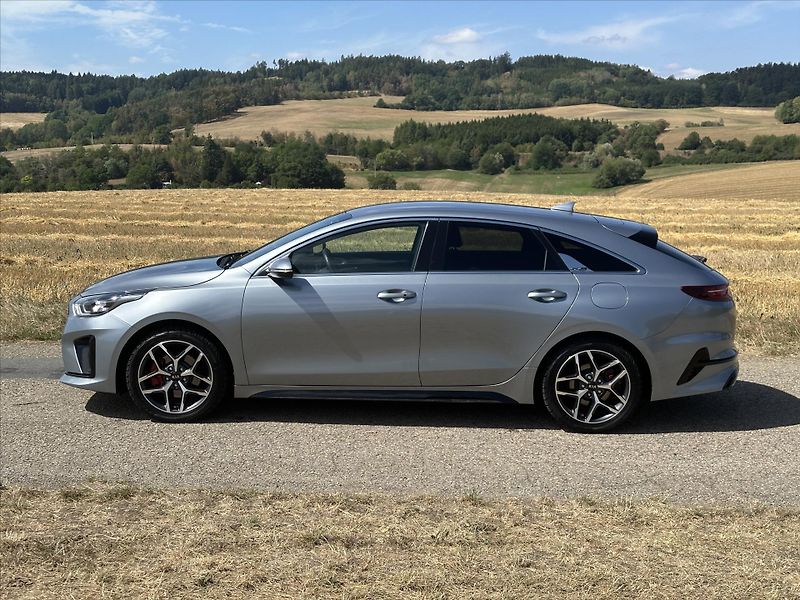 Kia ProCeed 1,4 T-GDI 103kW GT-Line CZ - fotka 4 z 37