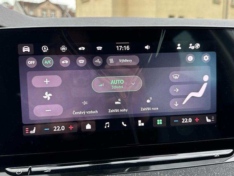 Škoda Octavia Combi 1,5 TSI 110kW DSG - fotka 22 z 24
