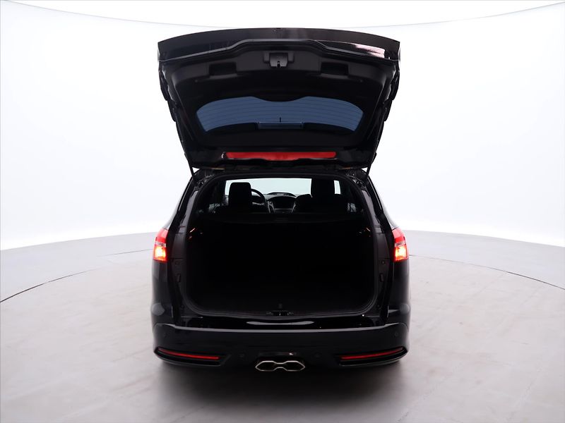 Ford Focus 2,0 TDCi ST 136kW Turnier - fotka 9 z 36