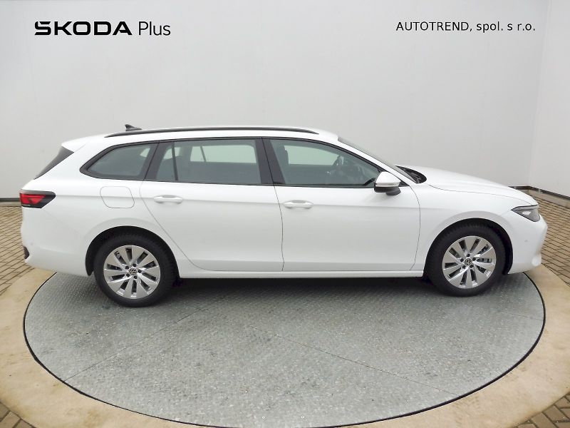 Volkswagen Passat (2026) 1,5 TSI 150kW eHybrid - fotka 28 z 28