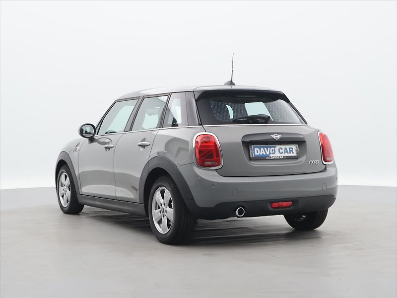 Mini Cooper 1,5 100 kW 1.Maj. Aut.klima - fotka 5 z 28
