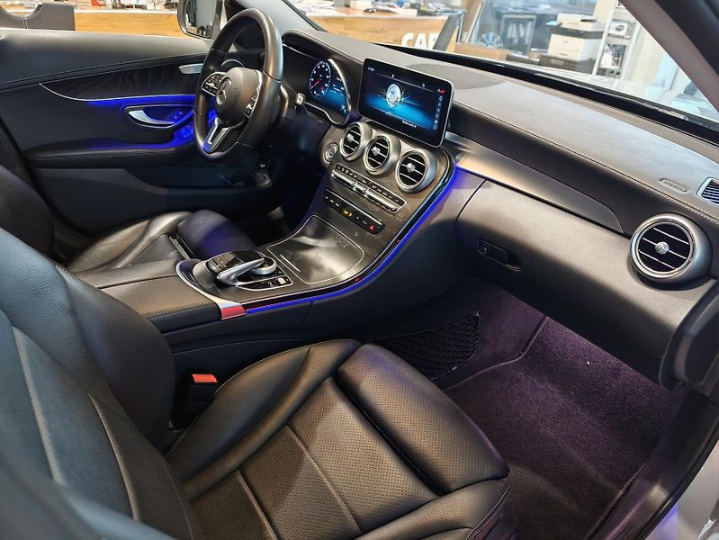 Mercedes-Benz Třídy C 220 d Avantgarde kombi - fotka 18 z 31
