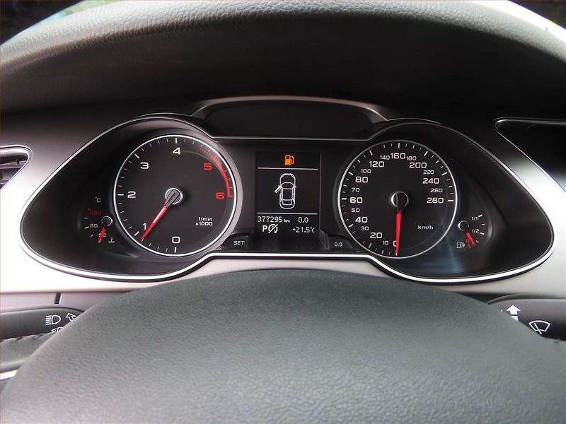 Audi A4 (2013) 2.0 TDI, Automat, Xenony - fotka 11 z 19