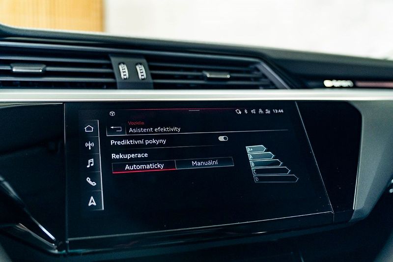 Audi e-tron 55 300kW Matrix Tažné ZÁRUKA - fotka 25 z 37