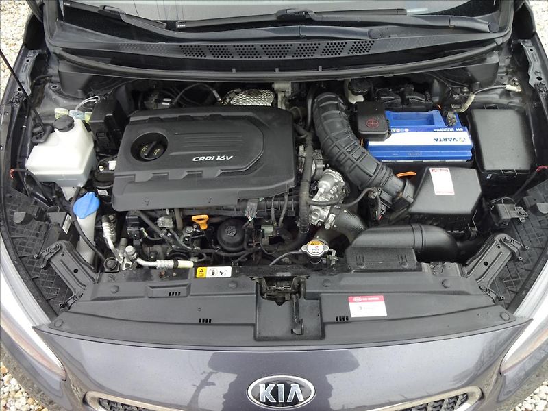 Kia Ceed 1,6 CRDi 100kW GT LINE - fotka 46 z 50