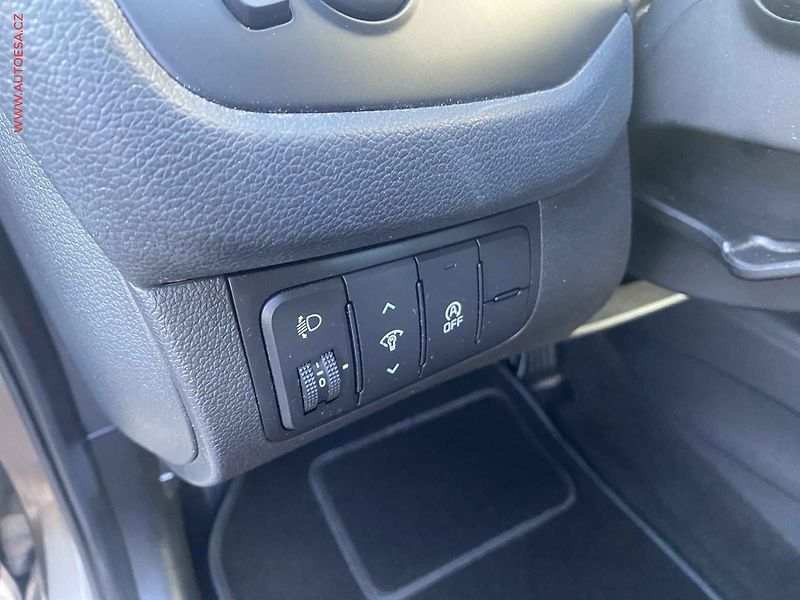 Kia Ceed (2013) 1.6 GDi, AC, TZ - fotka 15 z 16