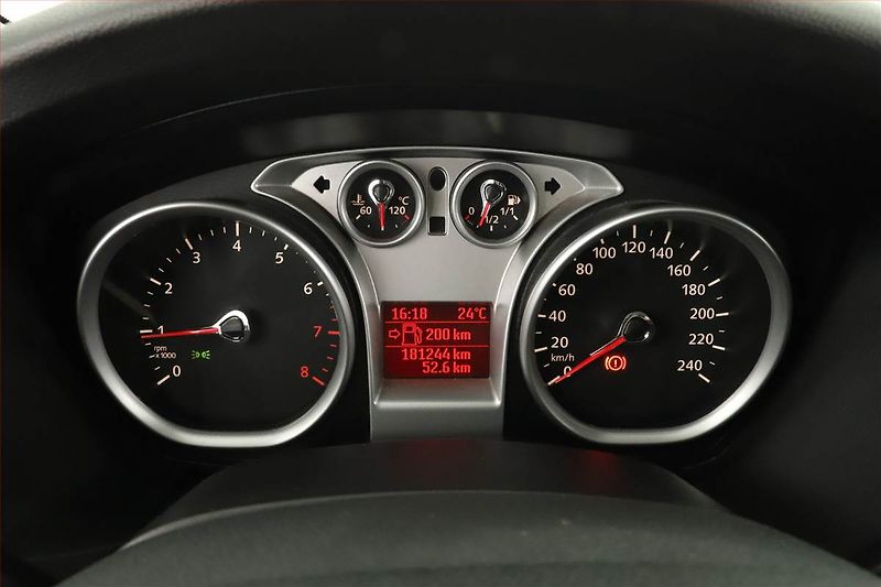 Ford Focus (2009) 1.6 16V, nová STK, Tažné - fotka 8 z 11