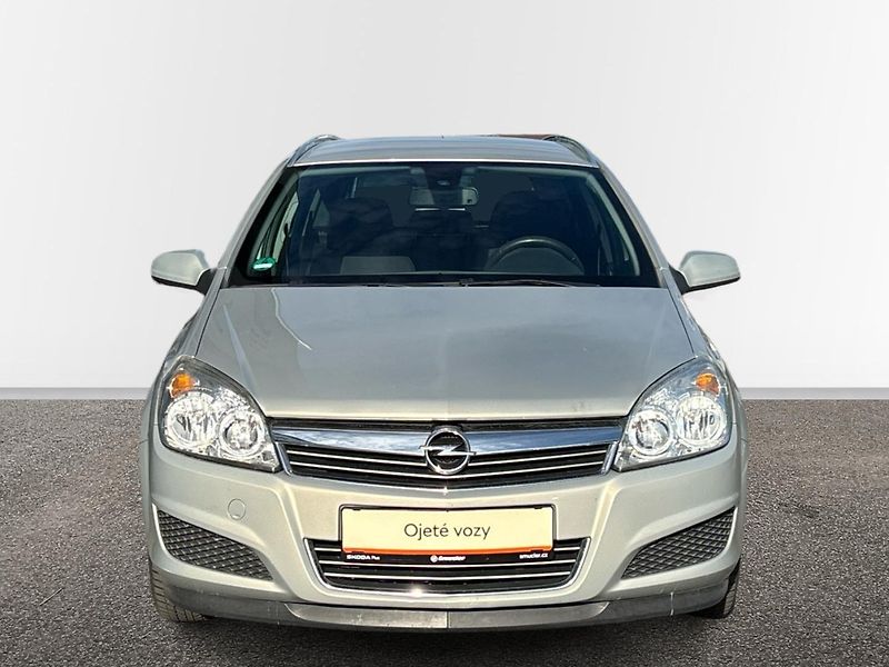 Opel Astra Kombi - fotka 4 z 26