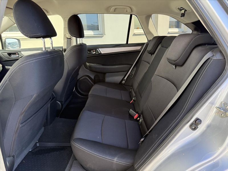 Subaru Outback 2,5 Comfort - fotka 10 z 19