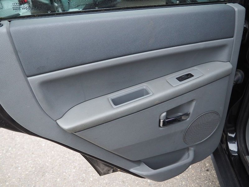 Jeep Grand Cherokee (2005) 4.7 Laredo, LPG - fotka 11 z 32